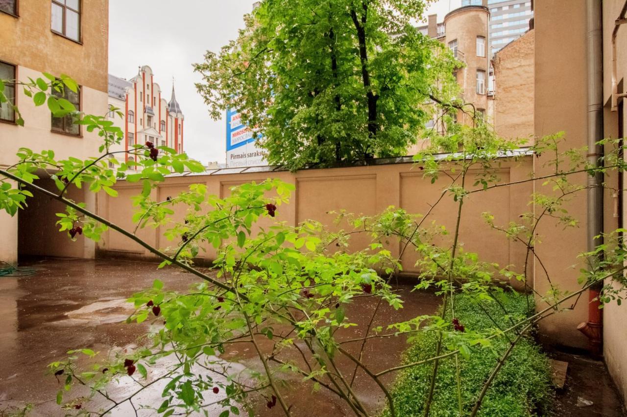 Brivibas House Design Apartments In City Center Riga Exterior foto