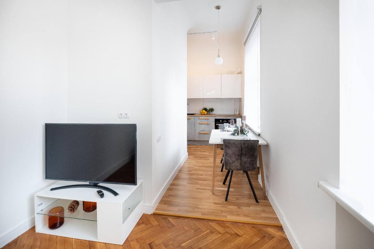 Brivibas House Design Apartments In City Center Riga Exterior foto