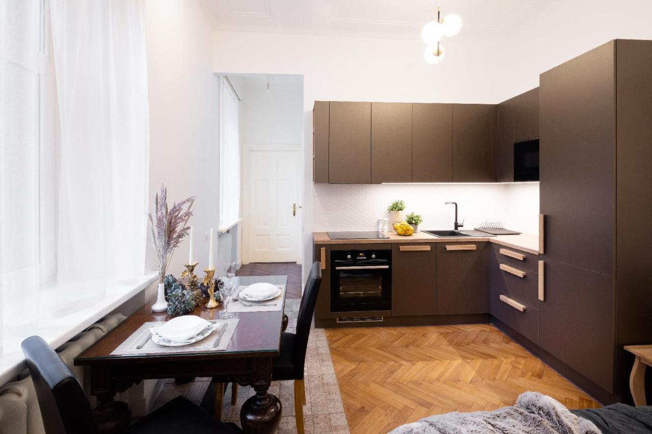 Brivibas House Design Apartments In City Center Riga Exterior foto