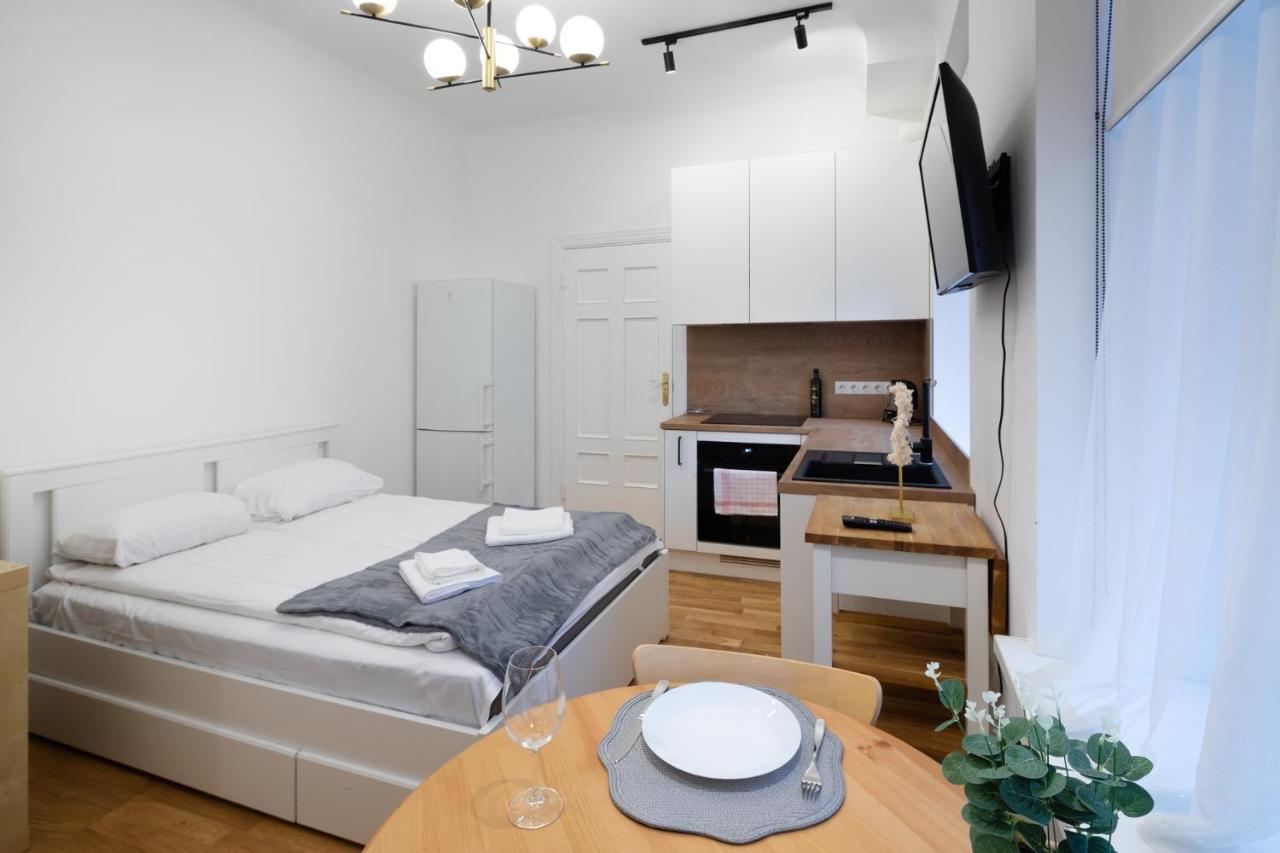 Brivibas House Design Apartments In City Center Riga Exterior foto