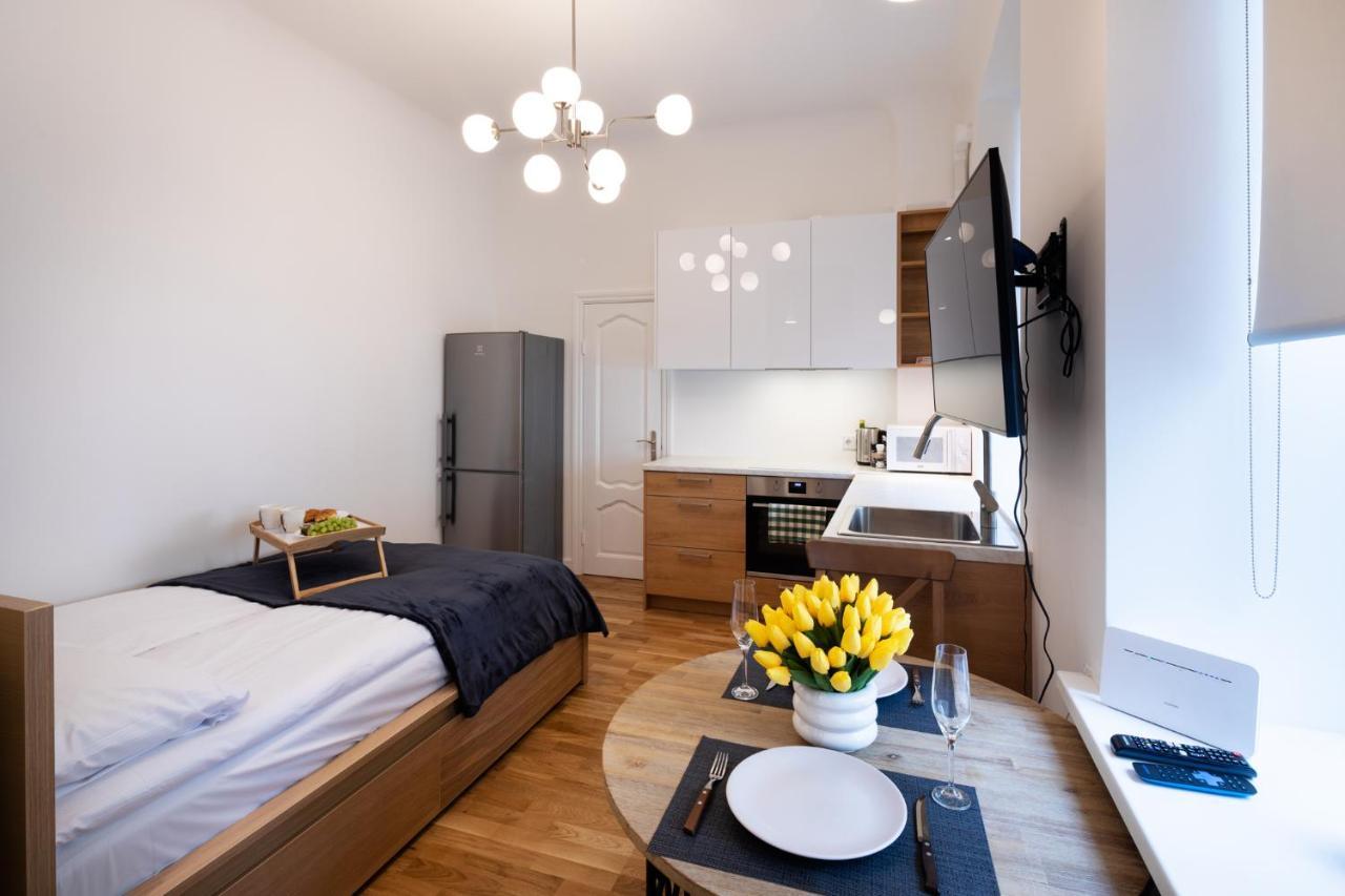 Brivibas House Design Apartments In City Center Riga Exterior foto